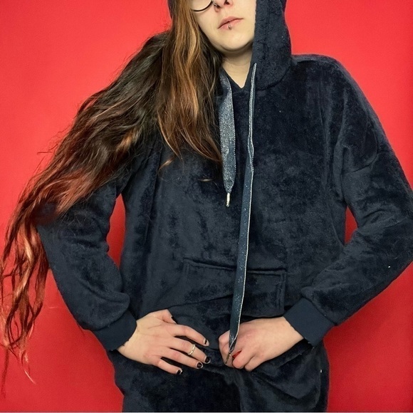 Long fluffy navy blue hoodie  💙💙​​​​​​​​​​​​​​​​​​ - Picture 4 of 7